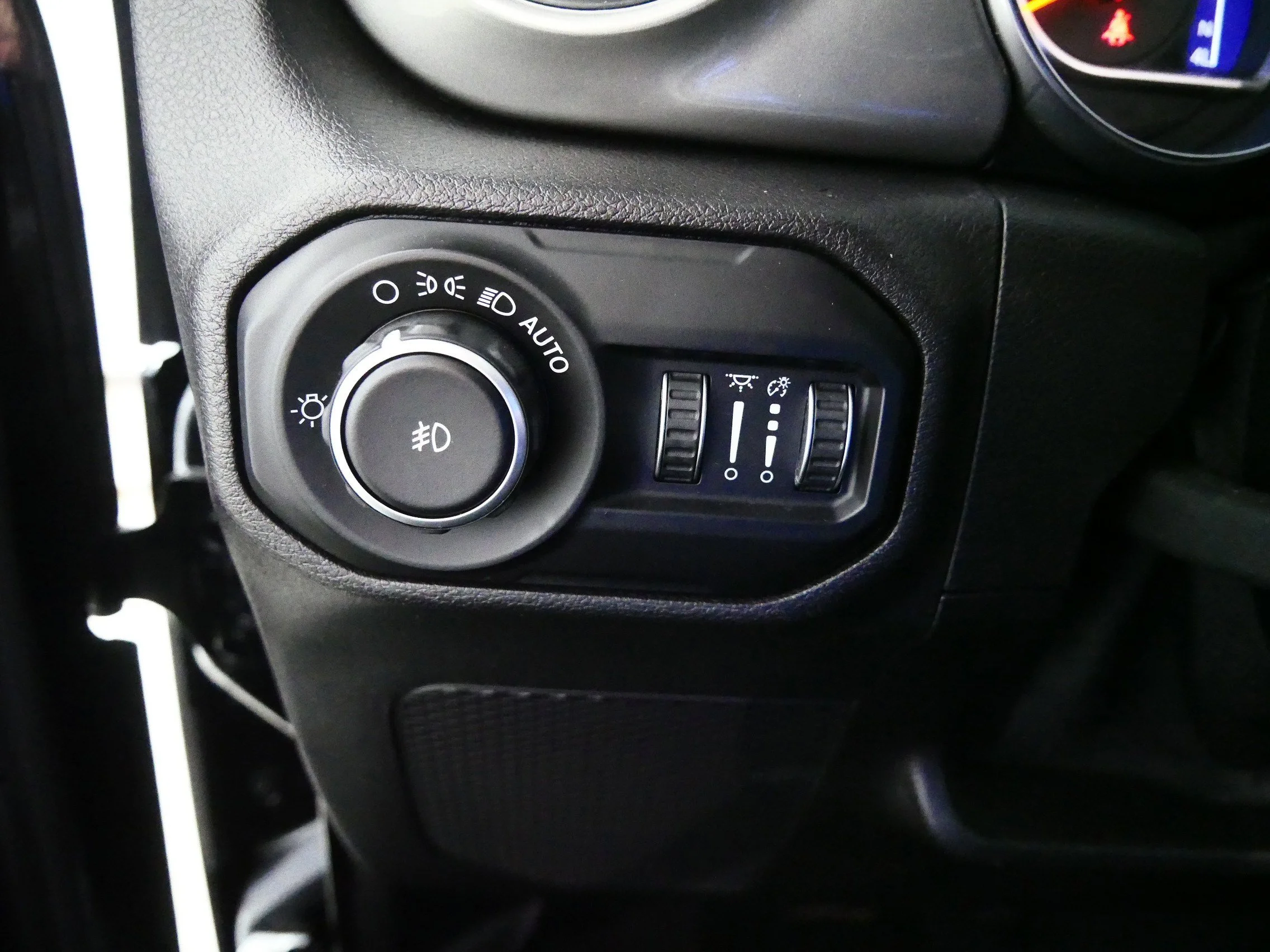 Used 2019 Black Clearcoat Jeep Sahara image 26