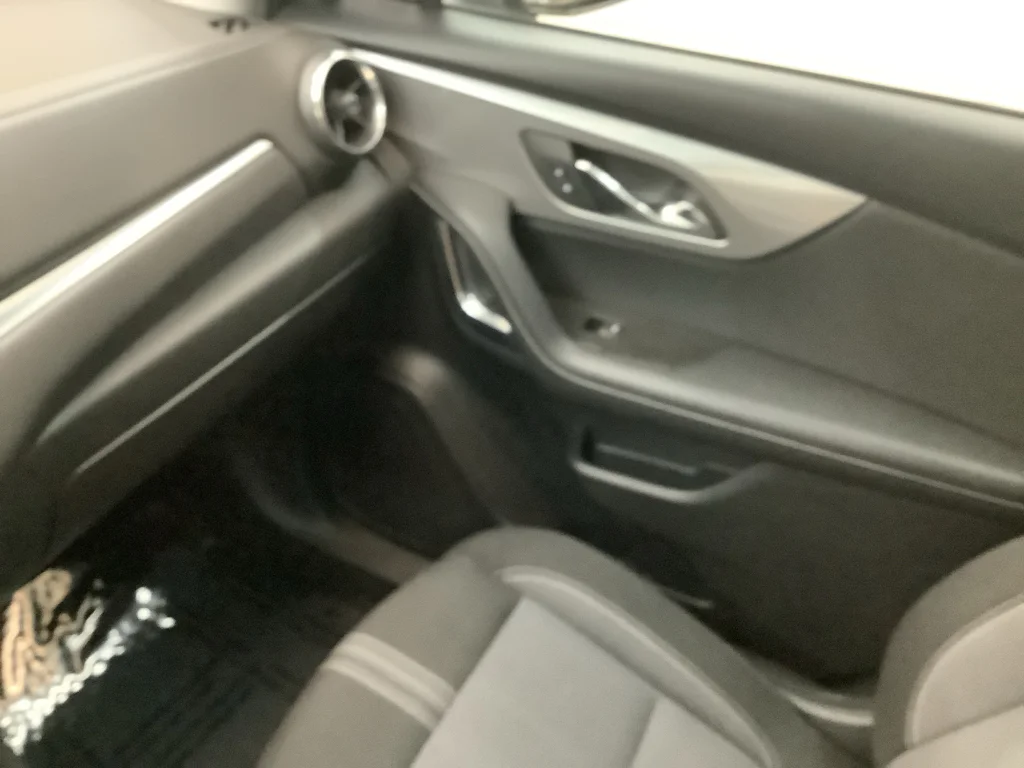 Used 2025 Sterling Gray Metallic Chevrolet LT image 21