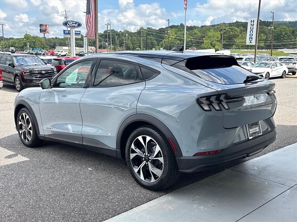 Used 2024 Gray Metallic Ford Select image 2