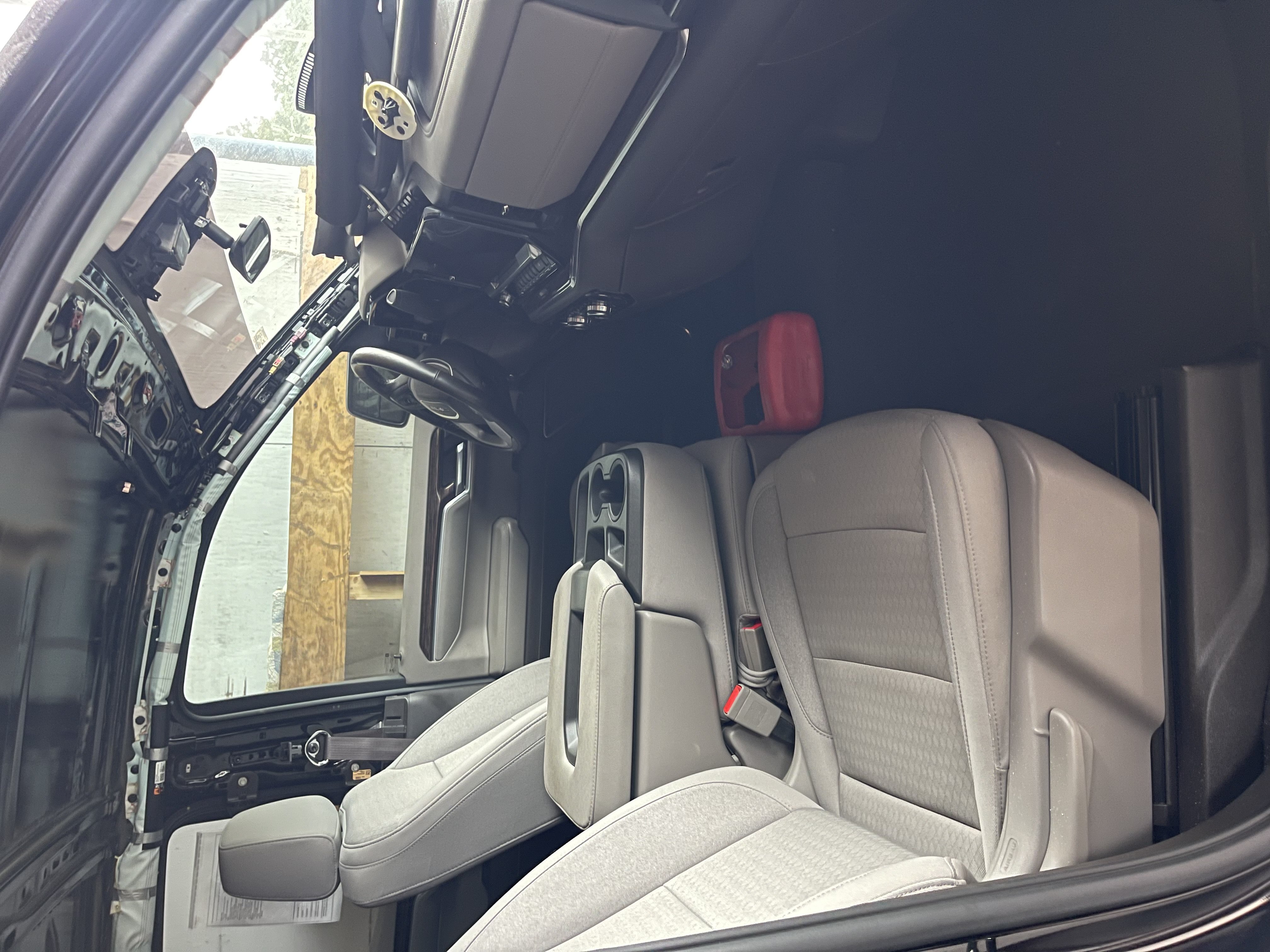 Used 2023 Onyx Black GMC SLE image 5