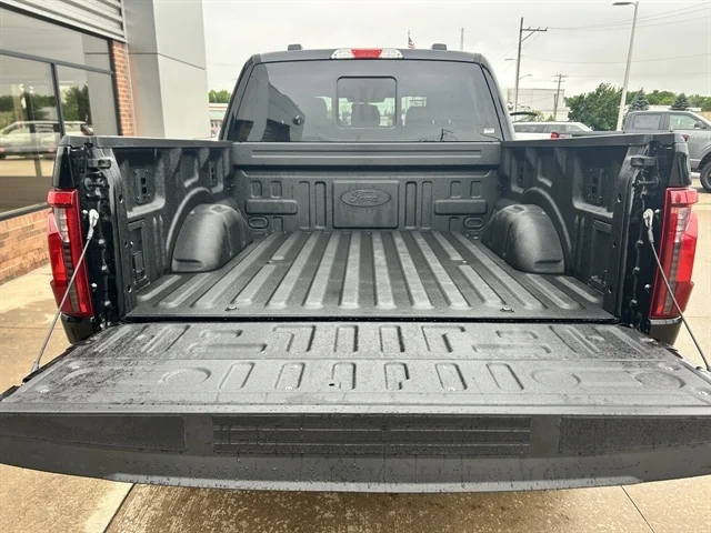 New 2026 Agate Black Metallic FORD Tremor® image 6