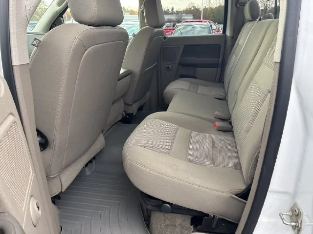 Used 2007 White Dodge SLT image 15