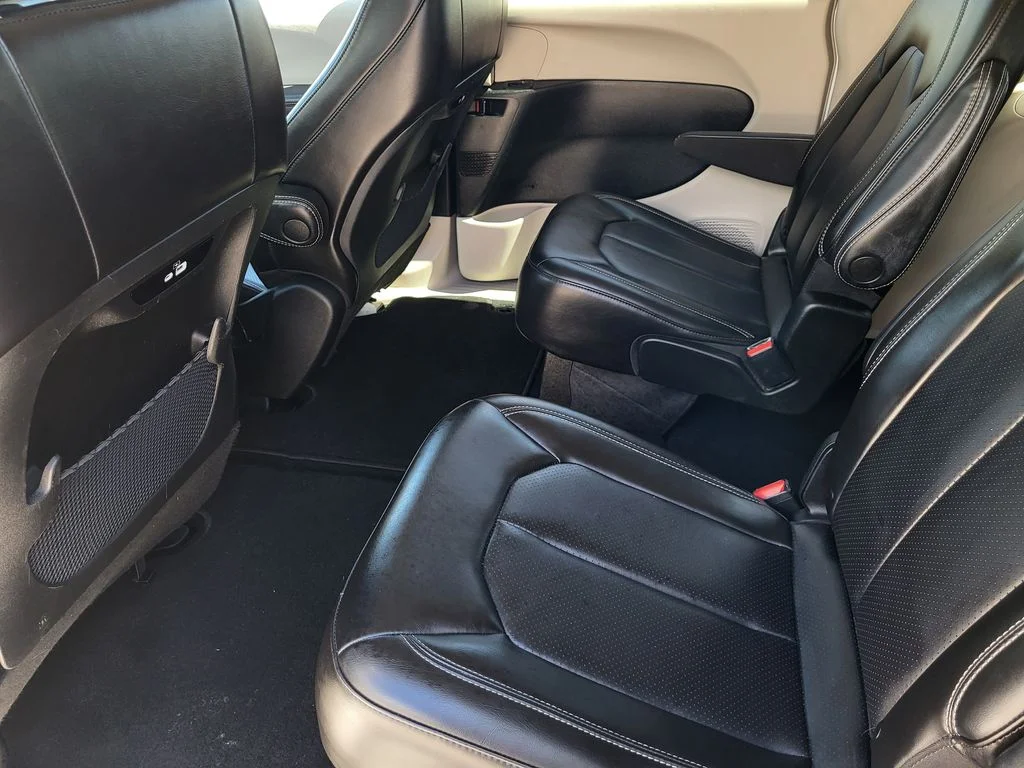 Used 2023 White Chrysler Touring L image 21