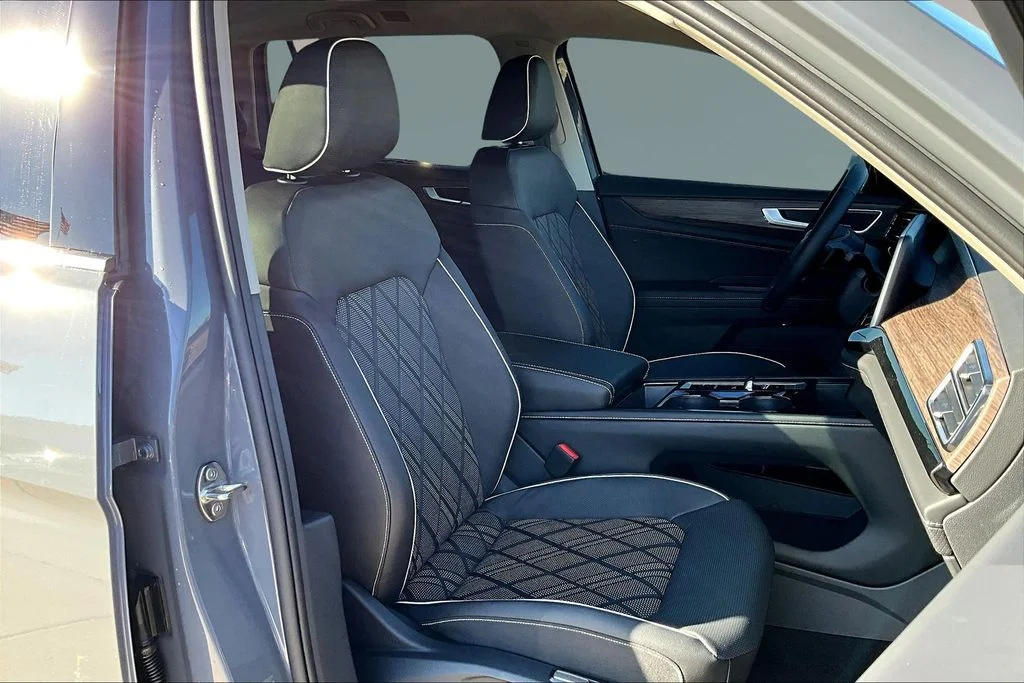 New 2026 Pure Gray Volkswagen 2.0T SEL Premium R-Line image 10