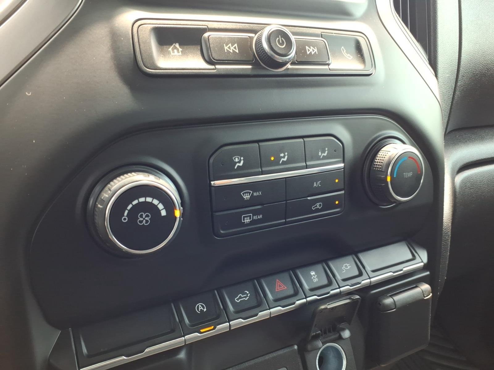 Used 2021 Silver Ice Metallic Chevrolet Custom image 25