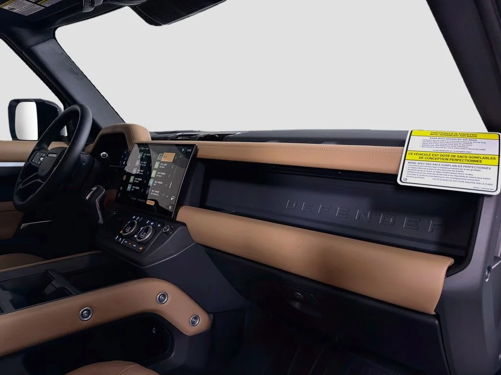 New 2026 Fuji White Land Rover X-Dynamic SE image 31