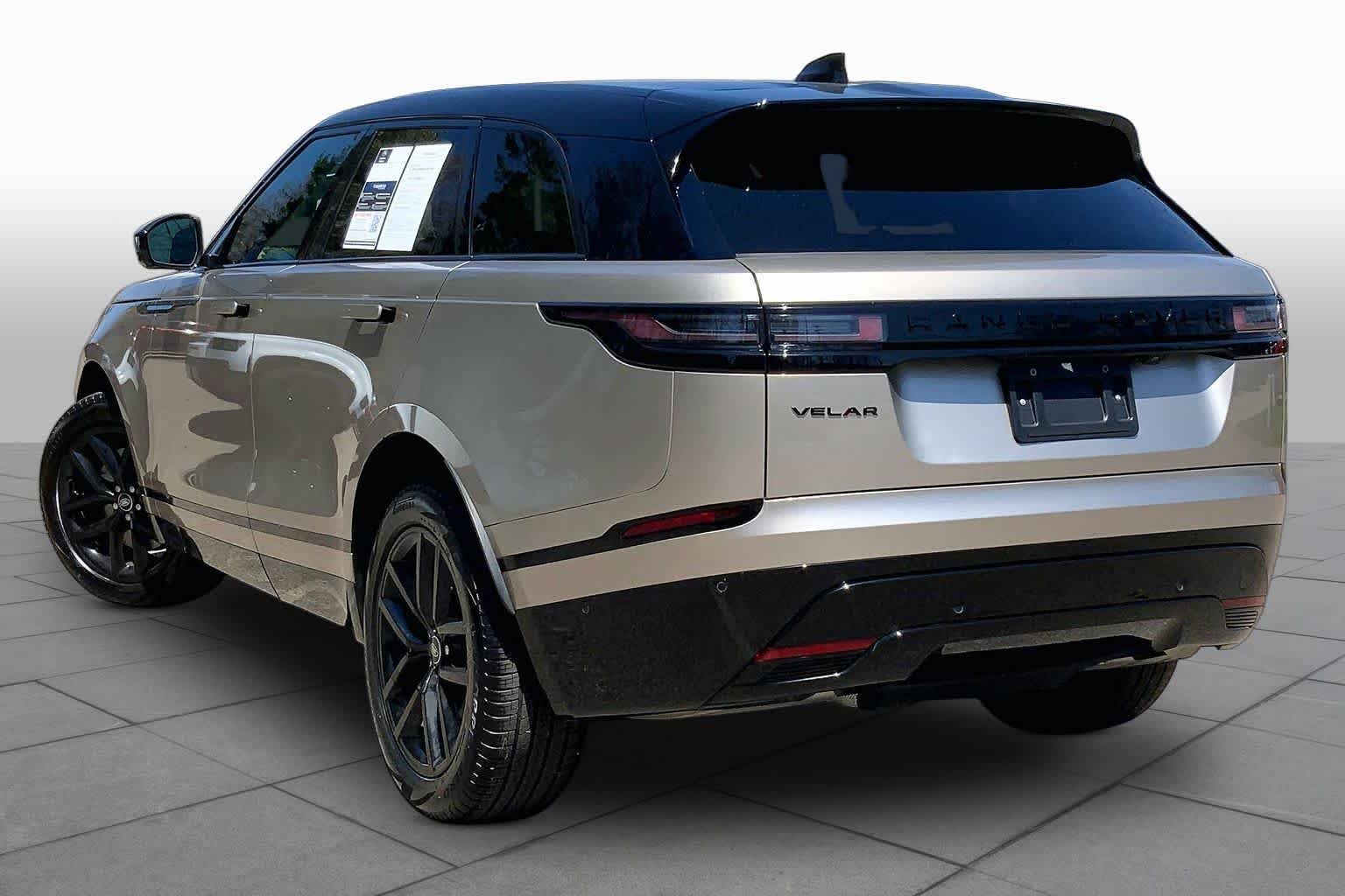 Used 2026 Batumi Gold Premium Metallic Land Rover Dynamic SE image 12
