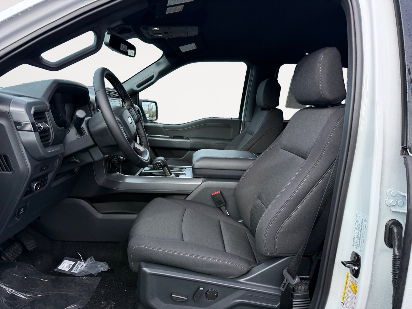 New 2026 Oxford White Ford XLT image 10