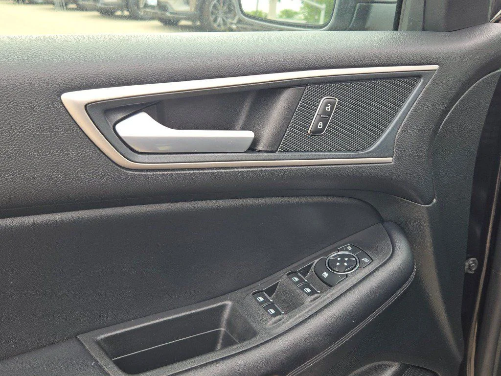 Used 2024 Black Metallic Ford SEL image 19