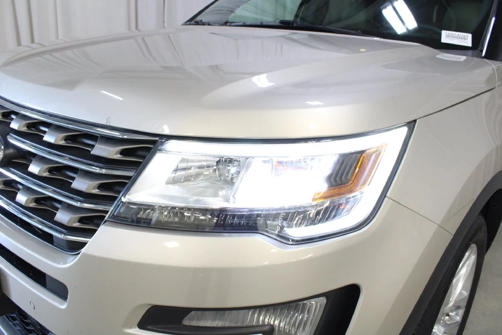 Used 2017 Gold Ford XLT image 34