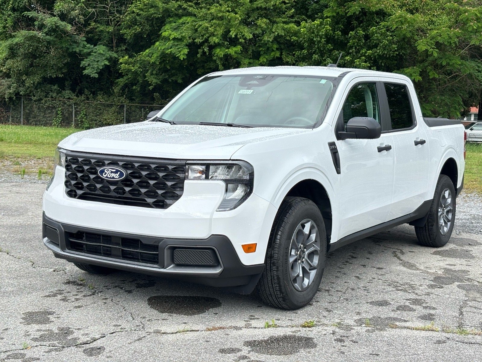 New 2026 Oxford White Ford XLT image 1