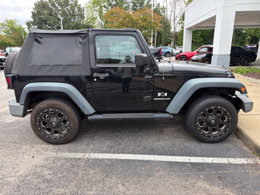 Used 2008 Black Jeep X image 7