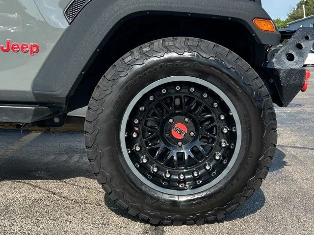 Used 2018 Gray Jeep Unlimited Sport S image 16