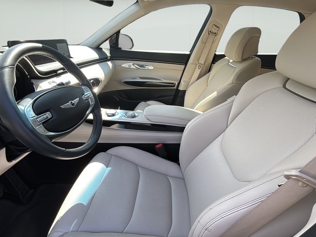 2025 GENESIS GV70 Standard - Photo 14