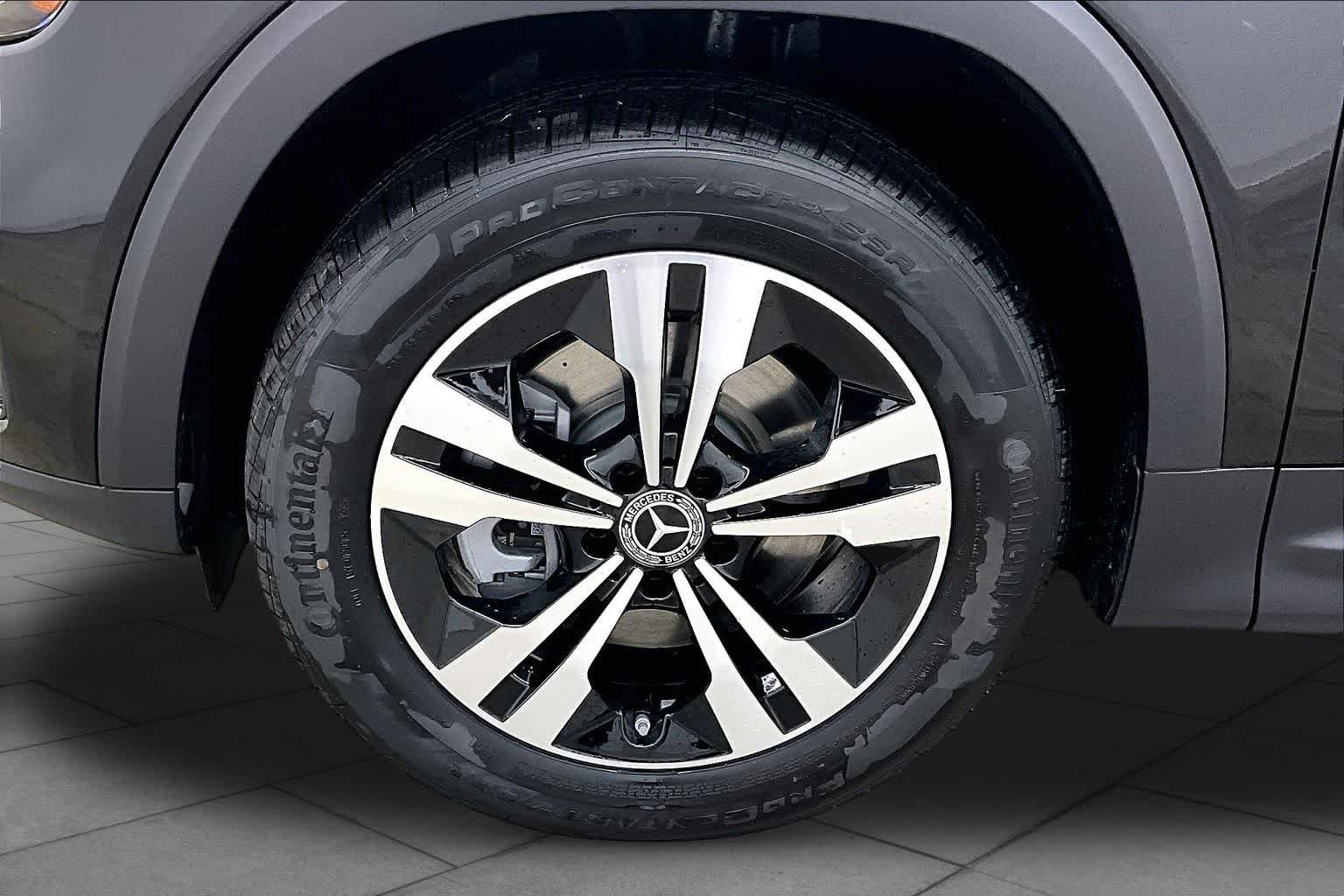 New 2026 Night Black Mercedes-Benz GLB 250 image 11