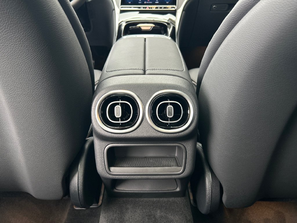 New 2027 Black Mercedes-Benz GLC 300 image 27