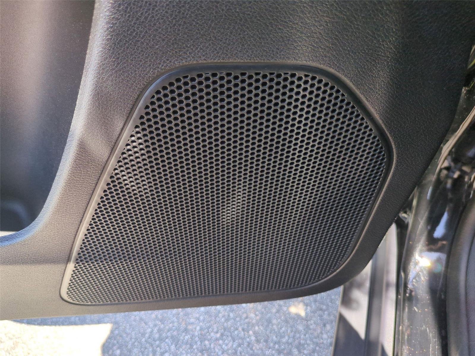Used 2022 Diamond Black Crystal Pearlcoat Jeep Trailhawk image 17