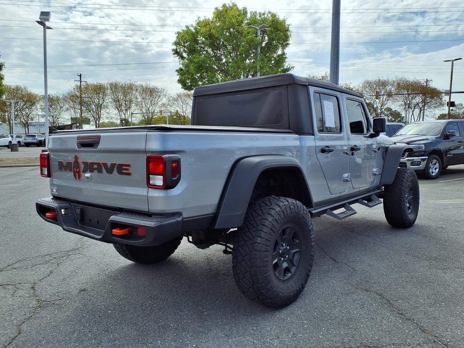 Used 2021 Billet Silver Metallic Clearcoat Jeep Mojave image 2