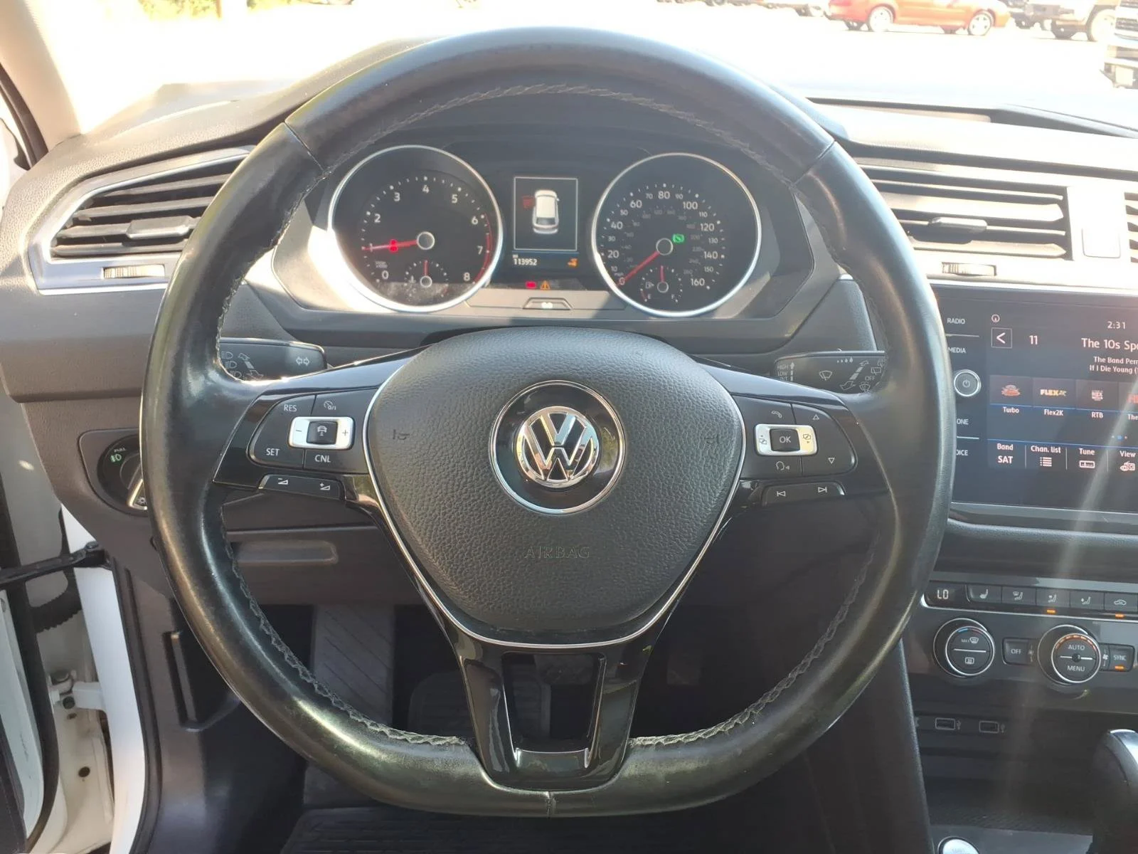 Used 2018 Pure White Volkswagen SEL image 19