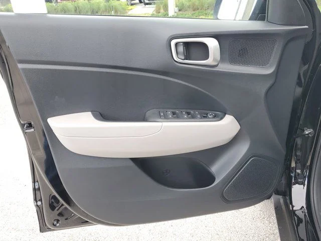 2025 Hyundai Venue SEL - Photo 16