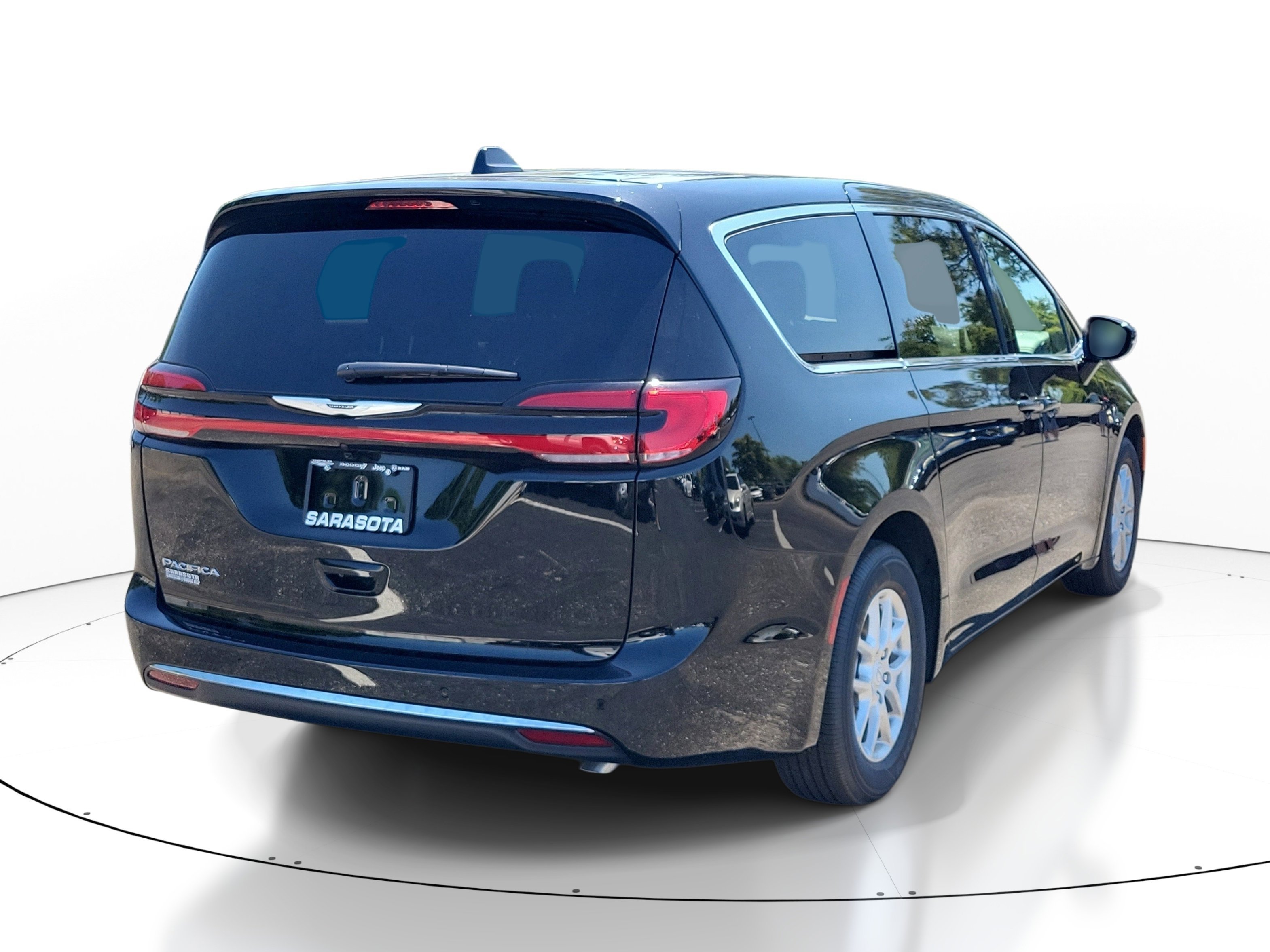 New 2026 Diamond Black Crystal Pearl-Coat Exterior Paint Chrysler Select image 6