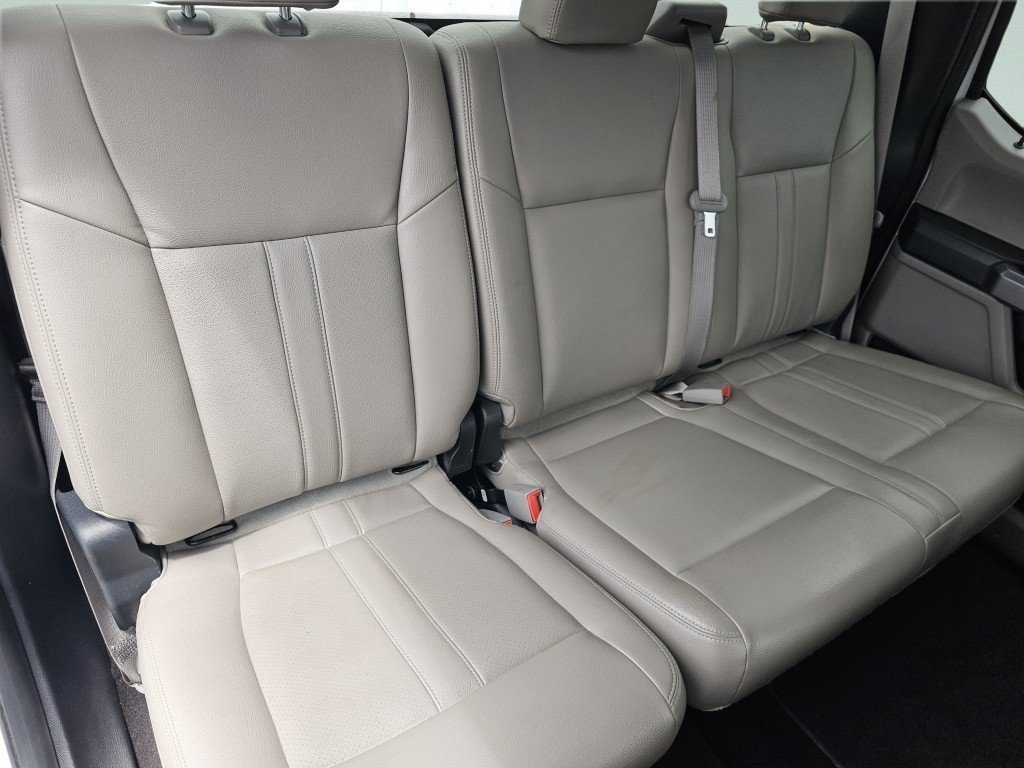 Certified Used 2018 Oxford White Ford XLT image 26