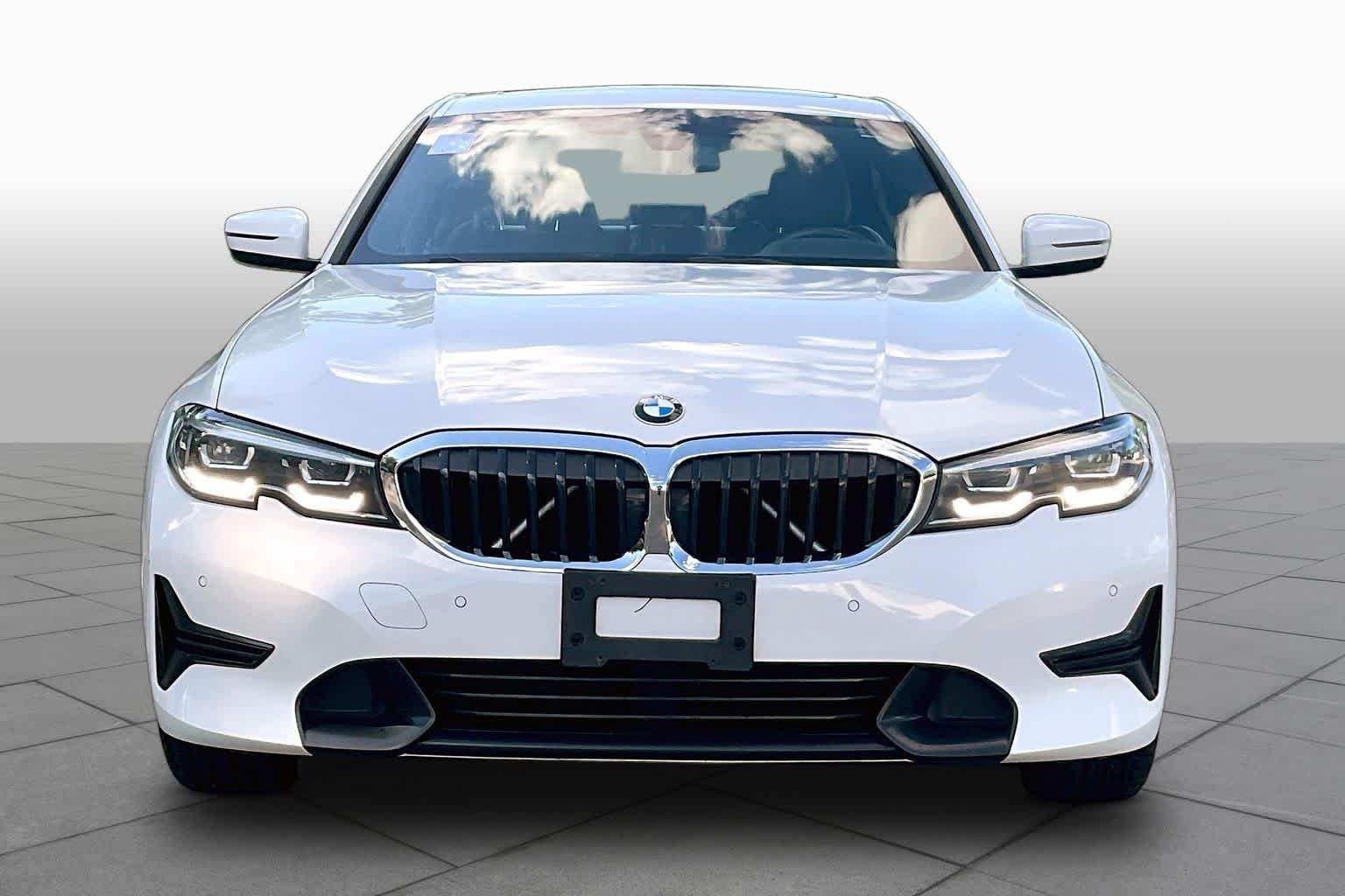 Used 2019 Alpine White BMW 330i xDrive image 3