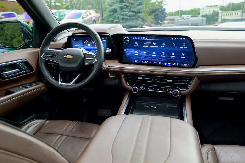 Used 2025 Black Chevrolet High Country image 44