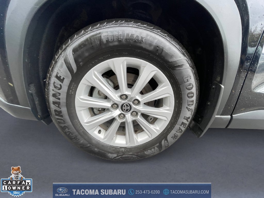 Used 2026  Toyota XLE image 9
