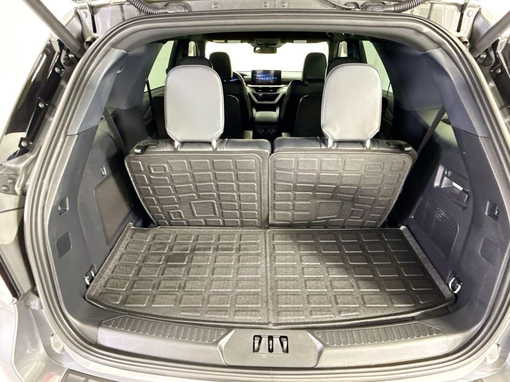 Used 2025 Gray Metallic Ford ST-Line image 28