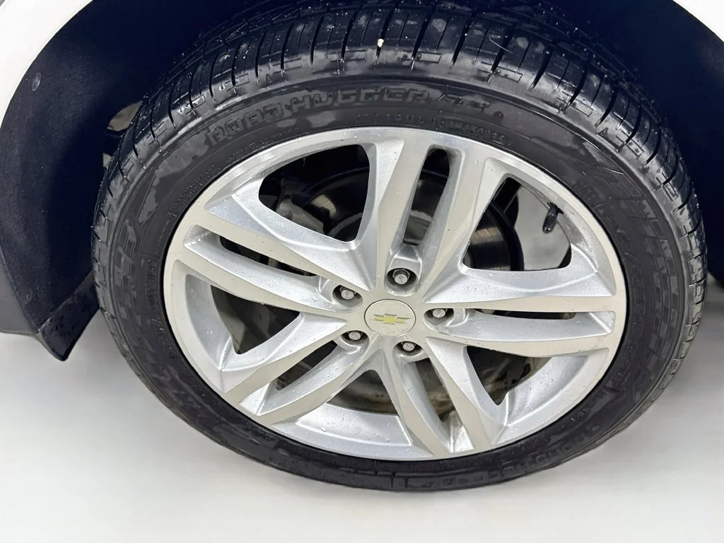 Used 2020 Iridescent Pearl Tricoat Chevrolet Premier image 37