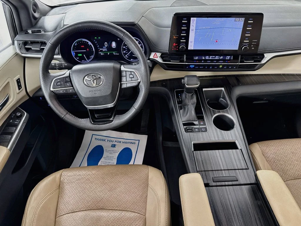 Used 2022 Wind Chill Pearl Toyota Limited image 29