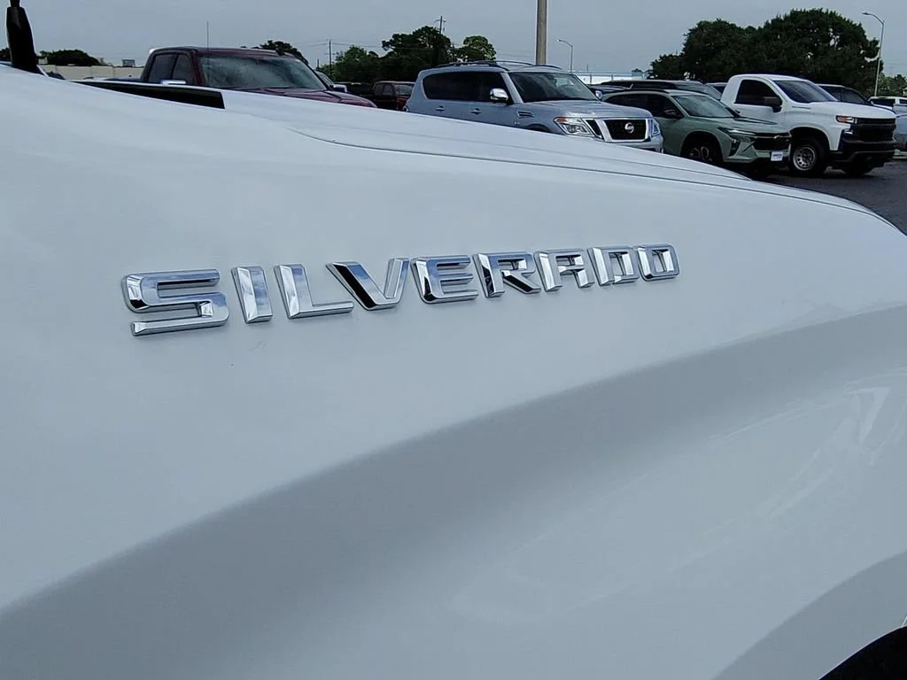 New 2026 Summit White Chevrolet LT image 30