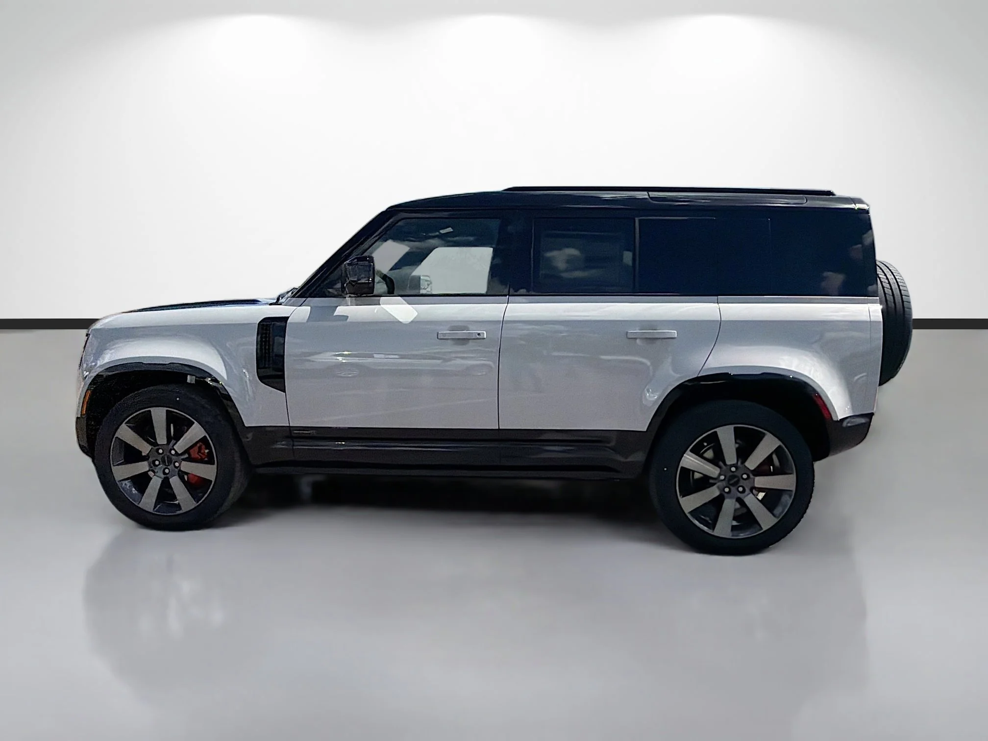New 2026 Borasco Grey Metallic Land Rover X image 2