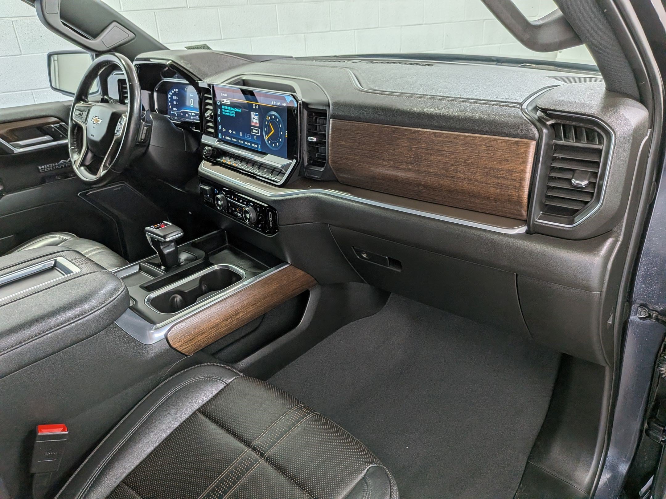 Used 2022 Dark Ash Metallic Chevrolet High Country image 33