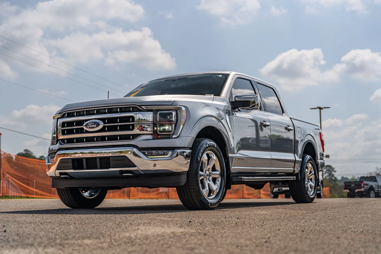 Used 2023 Silver Ford Lariat image 2