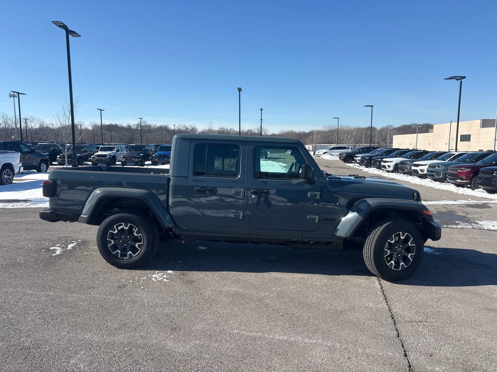 New 2026 Anvil Clear-Coat Exterior Paint Jeep Sahara image 10