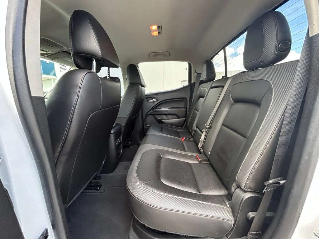 Used 2021 Summit White GMC AT4 w/Leather image 34