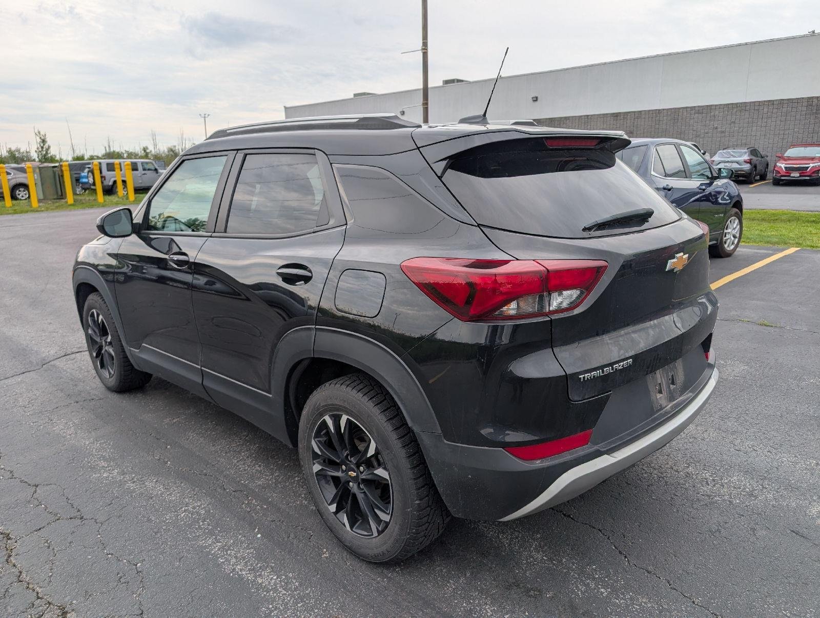 Used 2023 Mosaic Black Metallic Chevrolet LT image 5