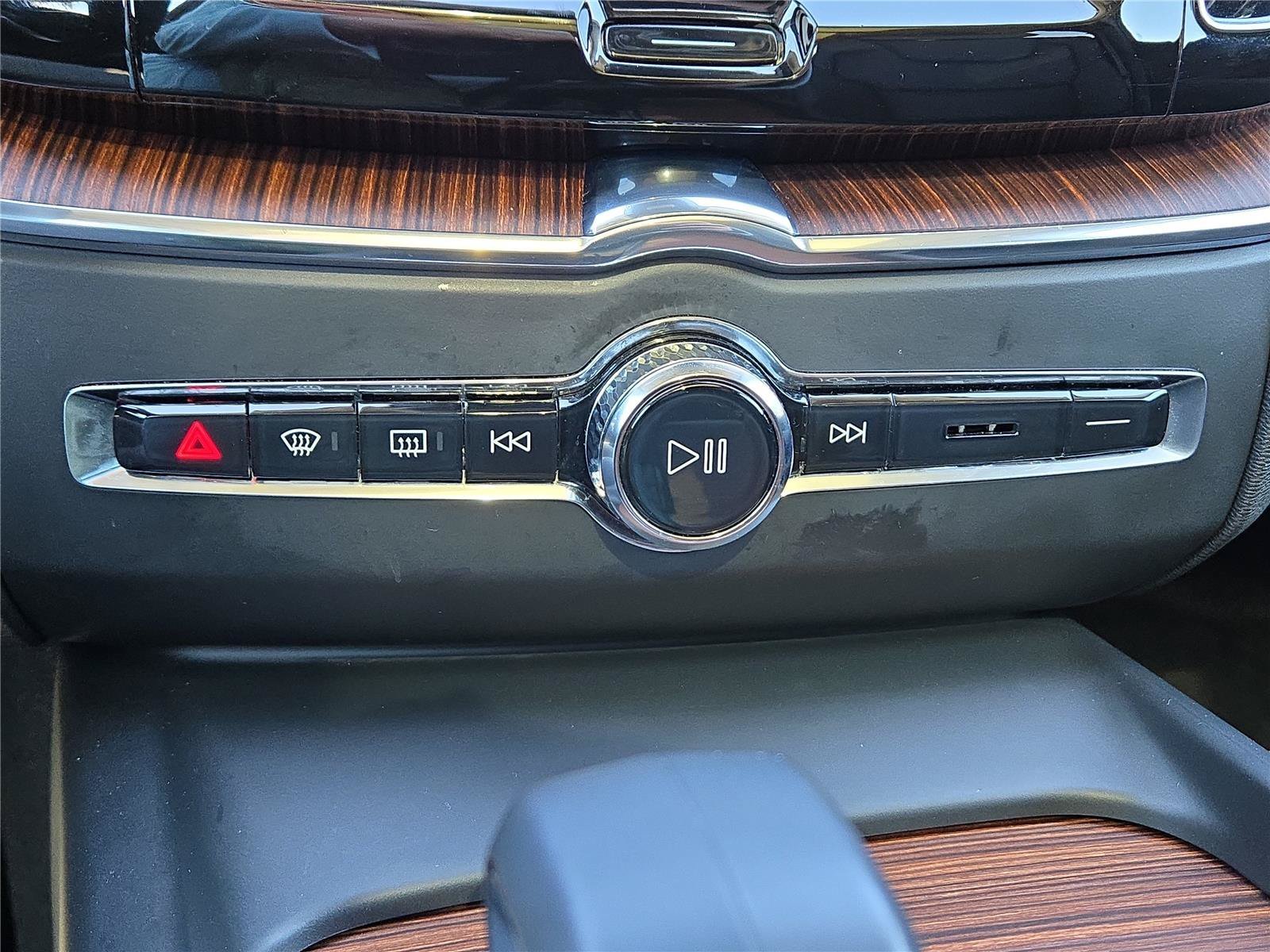 Used 2023 Gray Volvo Plus Dark Theme image 25