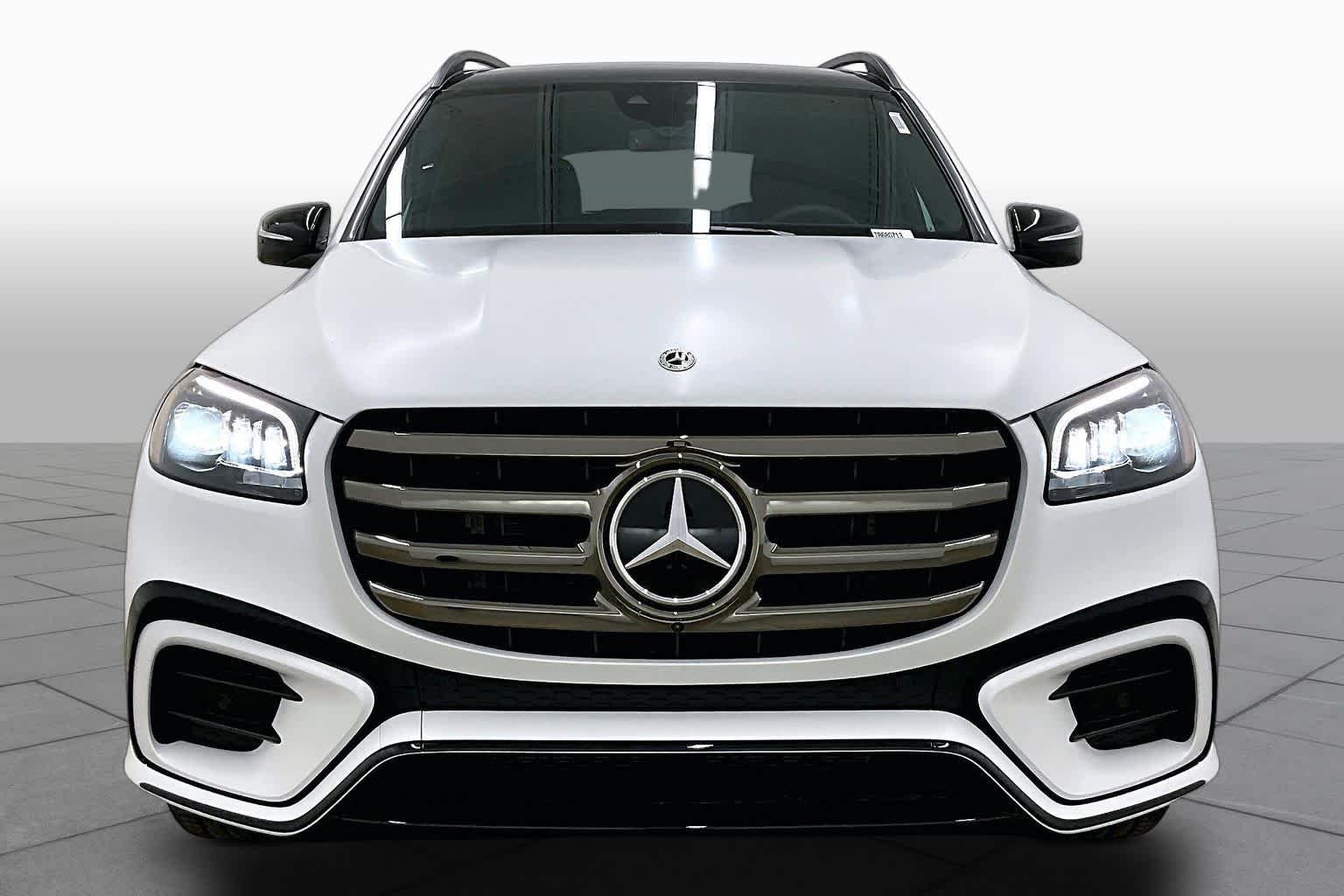 New 2026 MANUFAKTUR Moonlight White Magno Mercedes-Benz GLS 450 image 3