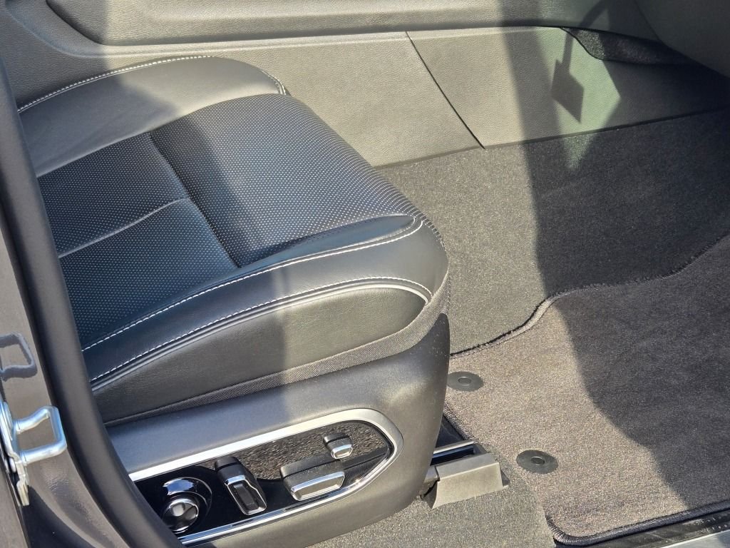 2025 Jeep Grand Cherokee Overland - Photo 6