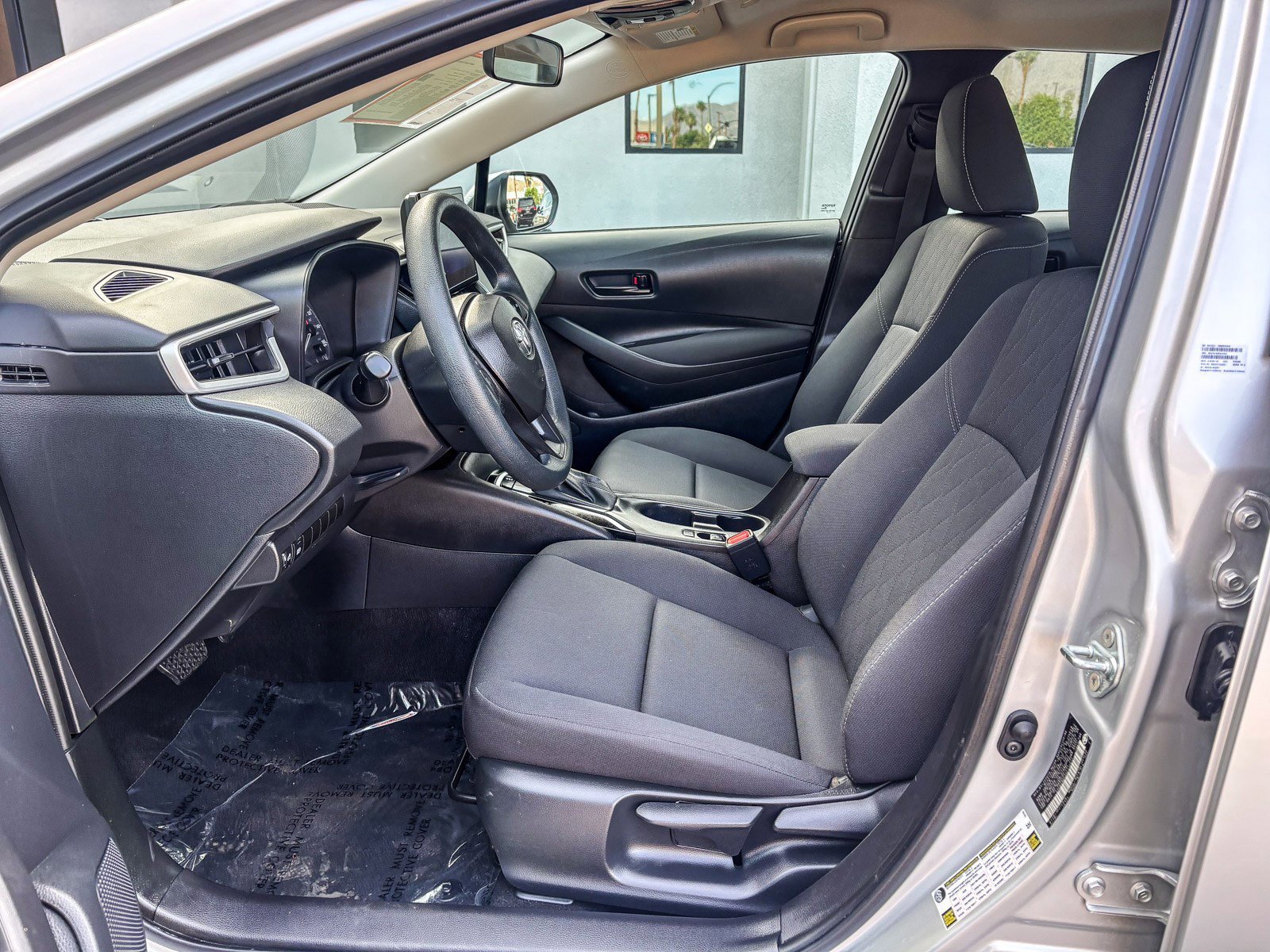 2025 Toyota Corolla LE - Photo 19