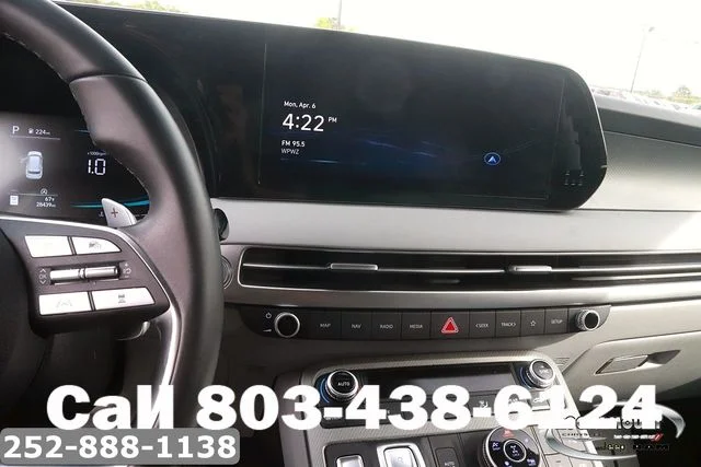Used 2025 Black Hyundai SEL image 20