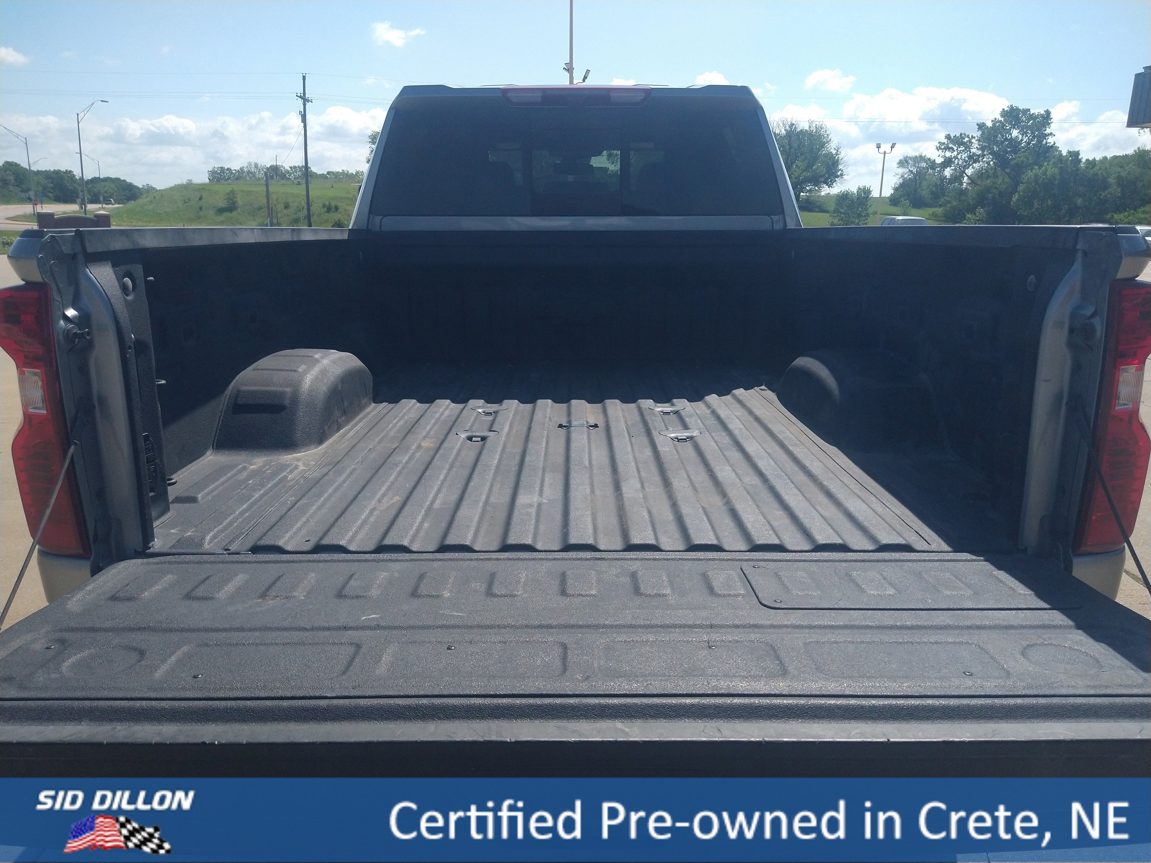 Used 2025 Sterling Gray Metallic Chevrolet LT image 16