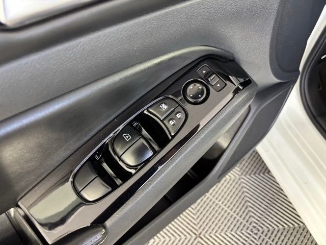 Used 2023 White Nissan 2.5 SV image 14