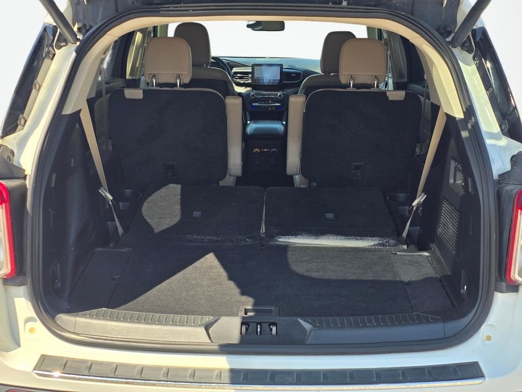 Used 2020 White Ford Limited image 9