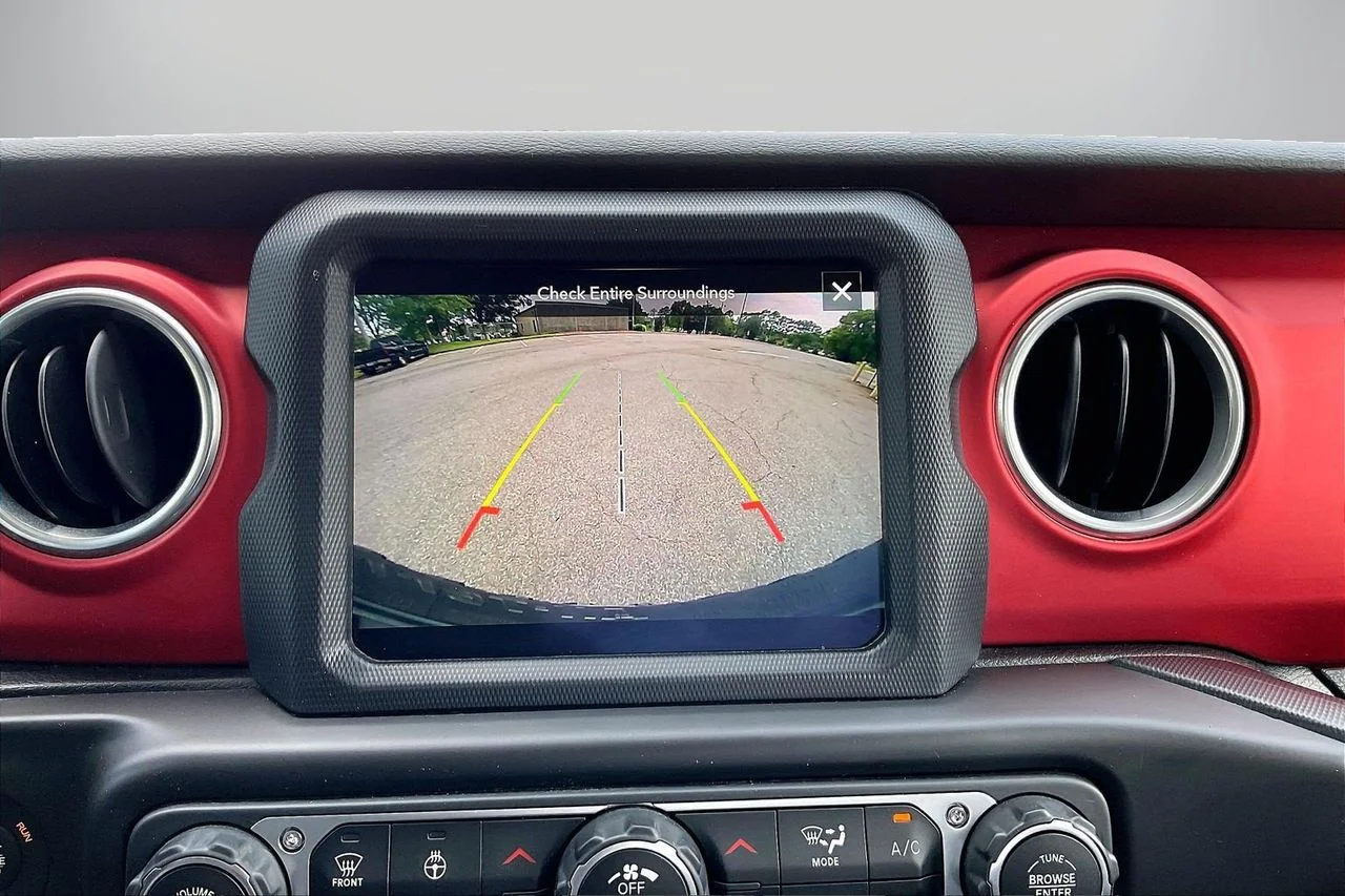 Used 2018 White Jeep Rubicon image 14