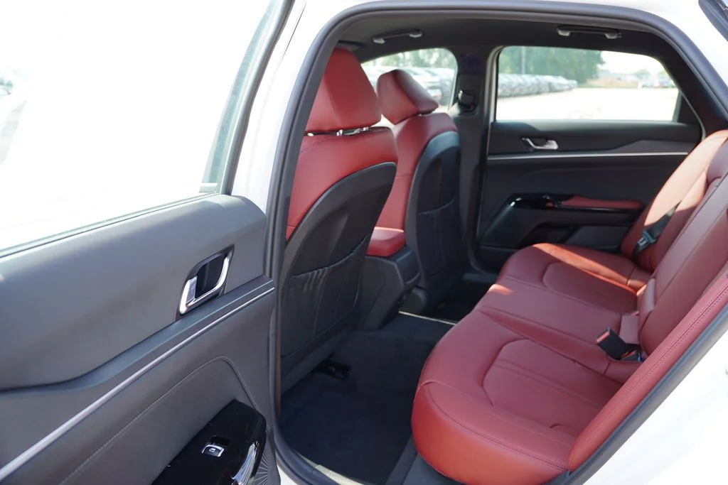 New 2026 Snow White Pearl Kia GT-Line image 11