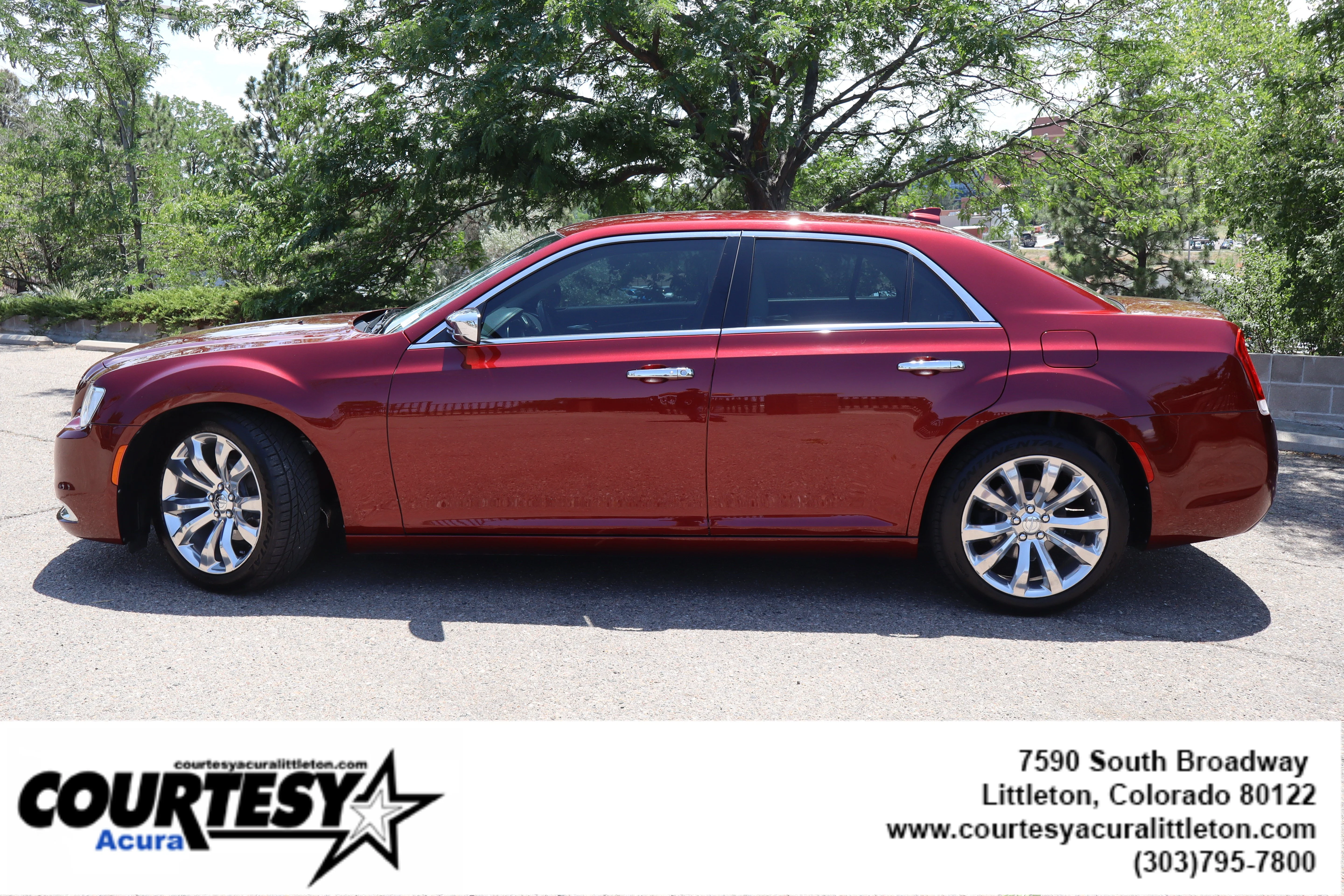 Used 2020 Velvet Red Pearlcoat Chrysler Limited image 3